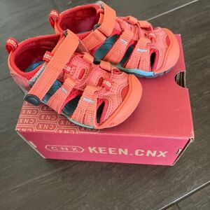 Keen girls sandals